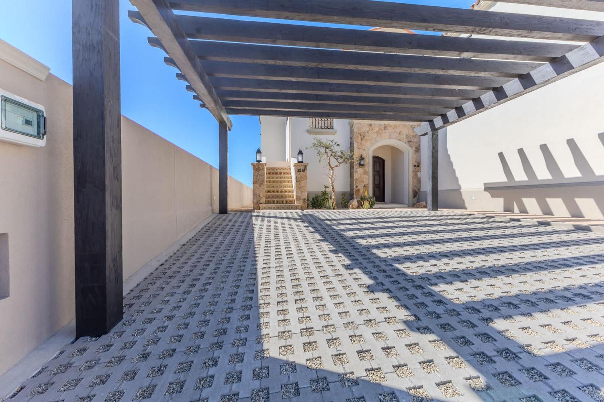 Сasa de vacaciones Golf Ocean Views & Pure Luxury Await *